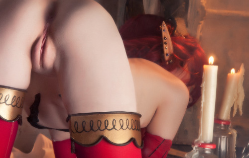 nsfw–cosplay:Blood elf with the tightest little ass and...