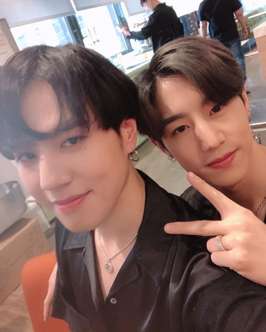 Hwang Min Jun ft. Mark Tuan  C66dba29832109ce1cdbc592afe23f2123b1b8fa