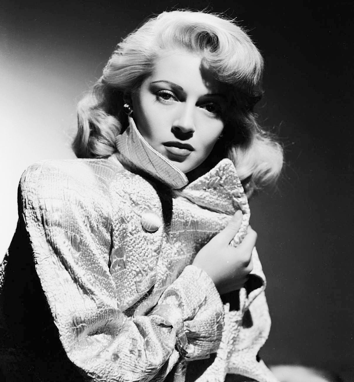 Lana Turner, 1943