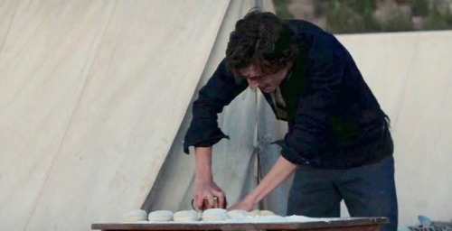 gothictunnels:lol timmy making bread