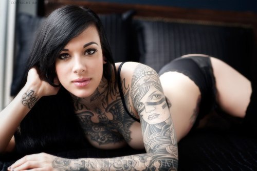 Hot Girls Inked