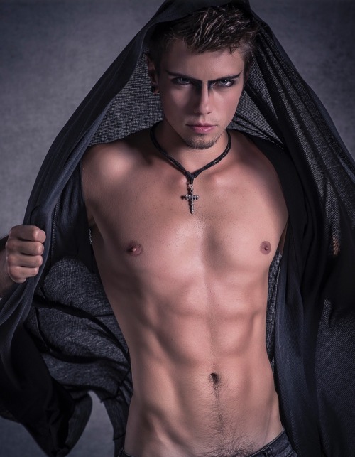 frabeam:
“Adam Jakubowski . @Karrde.pl
”
