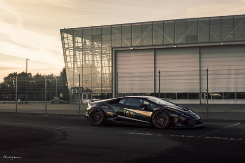 LibertyWalk Lamborghini Huracan with Brixton...