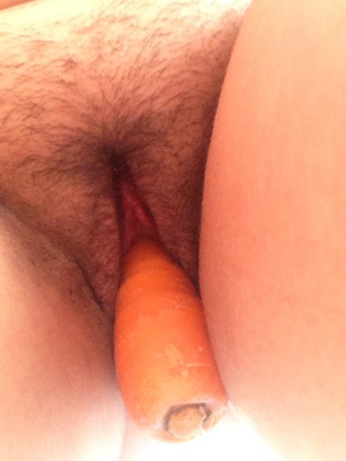 Mature naked Carrot fuck 8, Mature nude on emyfour.nakedgirlfuck.com