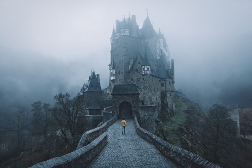 bokehm0n:Foggy Fairytale.