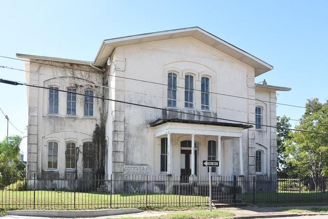 homes with history — Brenham, Texas built in 1883 $450,000