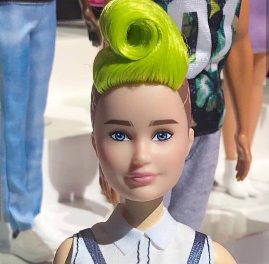barbie fashionista green hair