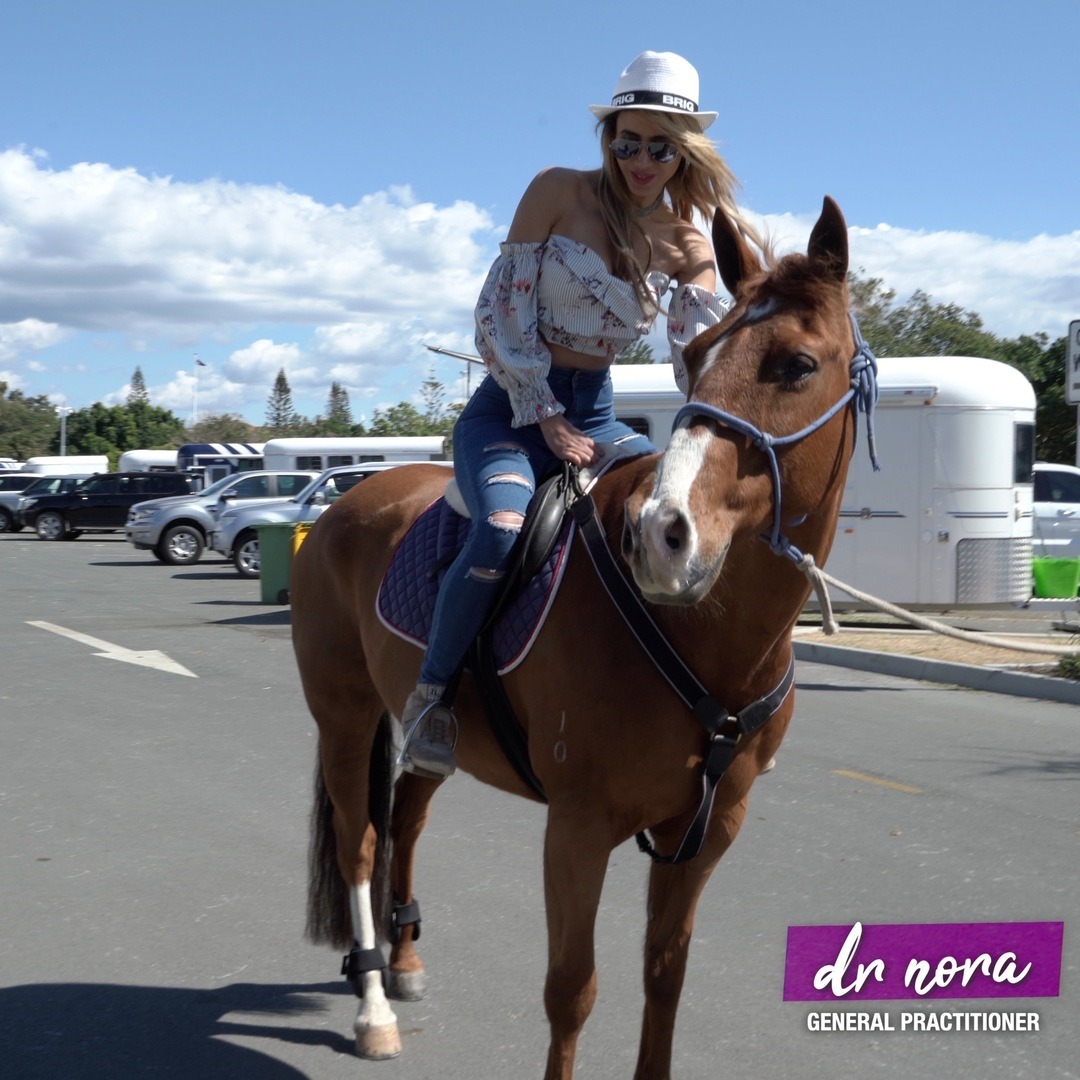 Riding into the weekend 🐎With some much needed rain on the forecast this weekend, what activities do you like doing when it’s wet outside?
Whether is catching up on a book, treating yourself to a face mask or even dancing in the rain, I wish you all...