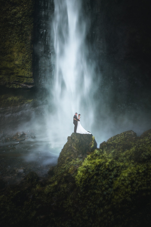 Sharni & Mitch - First ever crack at wedding photography and...