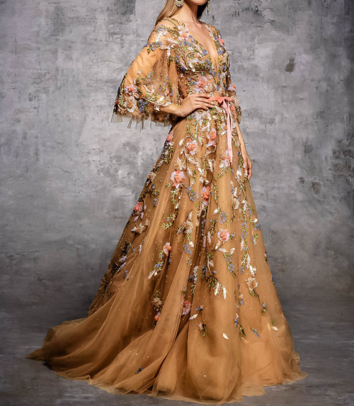 aishwaryaraii:10 Looks from Marchesa Pre-Fall Collection 2018