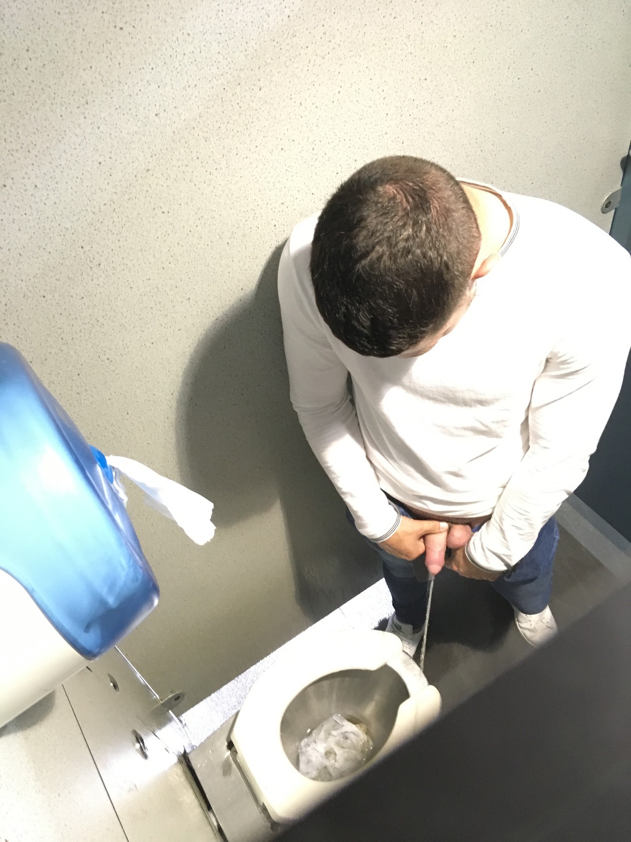 гей порно парней в общественных туалетах фото 106