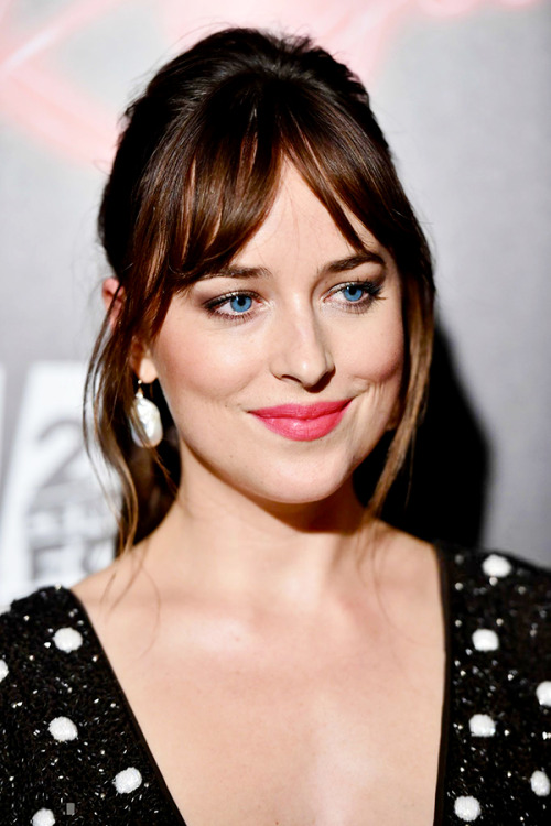 dakotajohnsonweb:Dakota Johnson at the “Bad Times At The El...