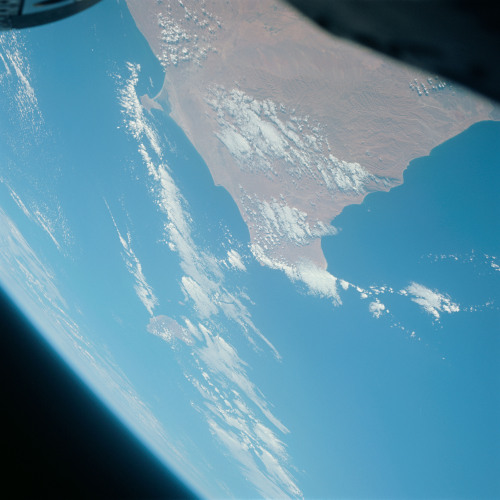 unhistorical:Visions of Earth from Gemini VII (December 4-18,...