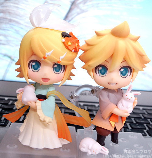 ohnoraptors:グッスマオンラインショップ限定☆「ねんどろいど 鏡音リン／レン 中秋明月Ver.」The...