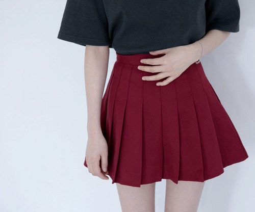 pleated skirt on Tumblr
