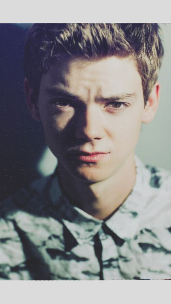 Thomas Sangster Wallpapers Tumblr