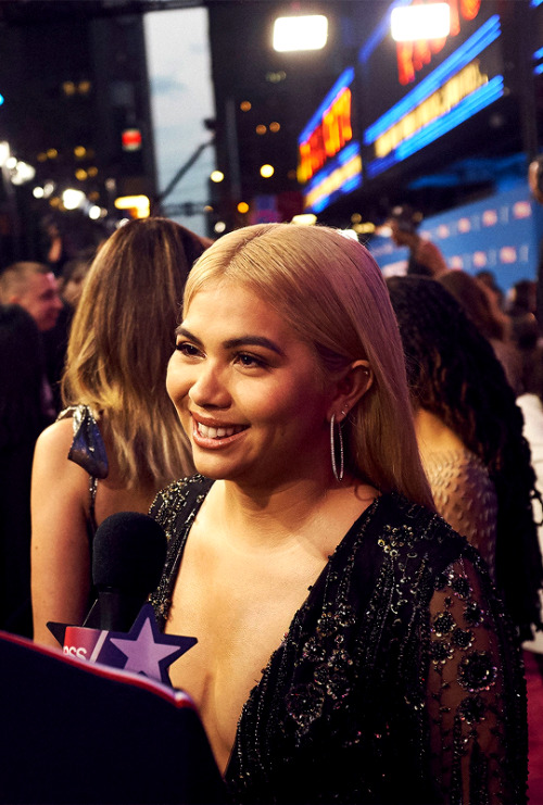 music-daily:Fresh Off Her VMAs Win, Hayley Kiyoko Shares a...