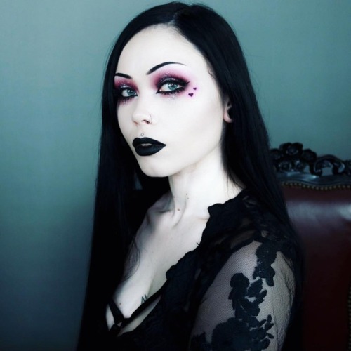 goth makeup on Tumblr