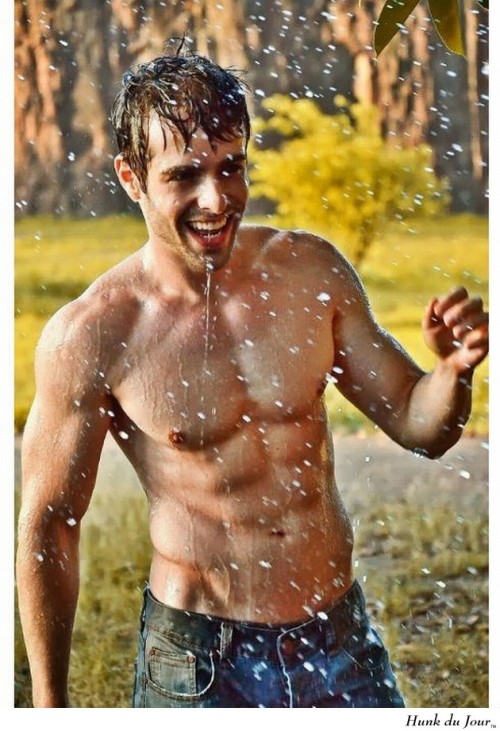 Your Hunk of the Day: Tiago Oliver http://hunk.dj/7434