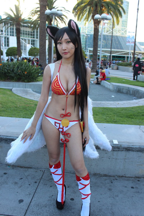 LEAGUE OF LEGENDS SEXY GIRLS