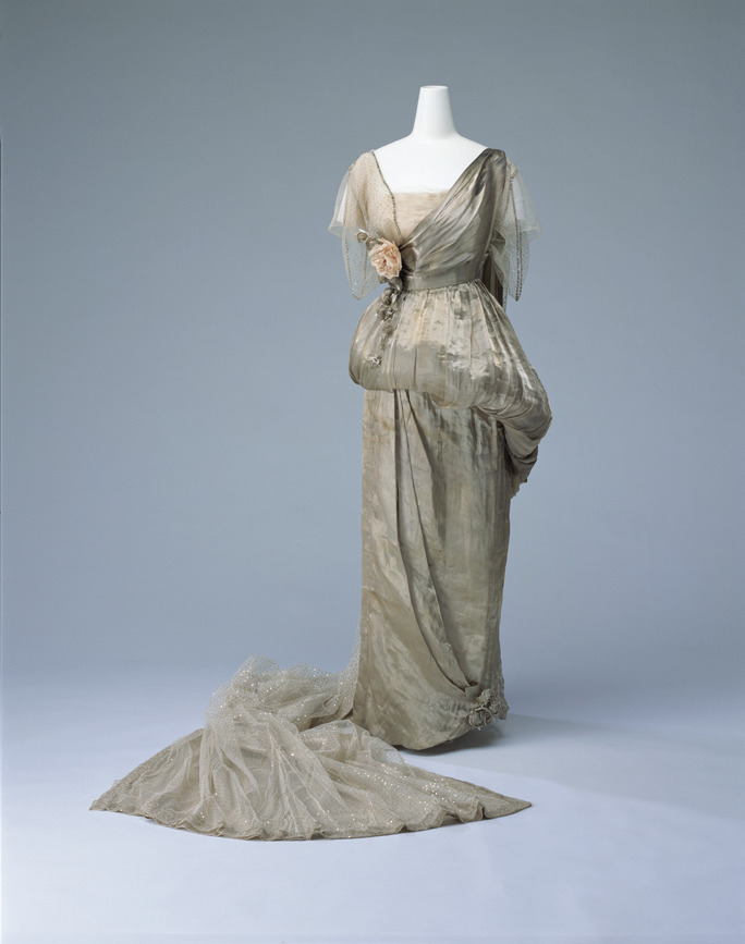 fripperiesandfobs: Worth court dress, 1914 From... - Long Live Royalty