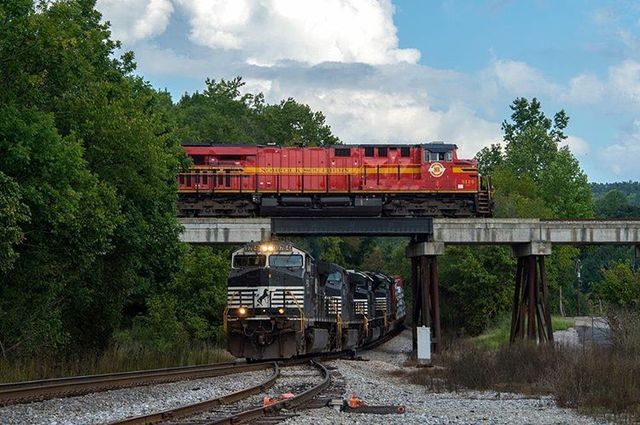 Norfolk Southern — Norfolk Southern tracks connect with 12 shortlines...