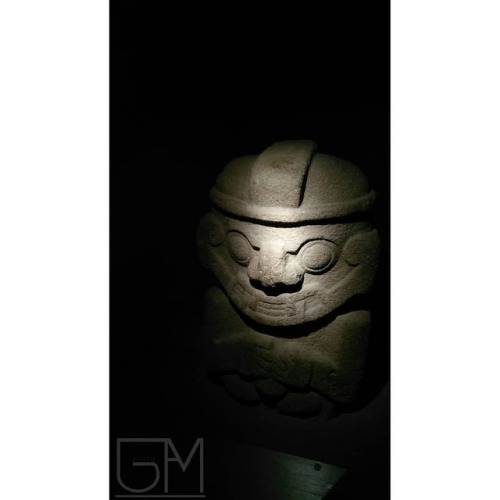 shadowliciuos bogotanatural mobilephotographerscol yourshotphotographer indigenous light loves_cameras face stone mobilephotography colombia shadow rockart bogotá museum aboriginal dark visionofpictures photography