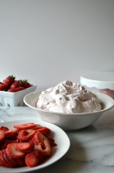 sweetoothgirl:Strawberry Sponge Layer Cake with Strawberry...