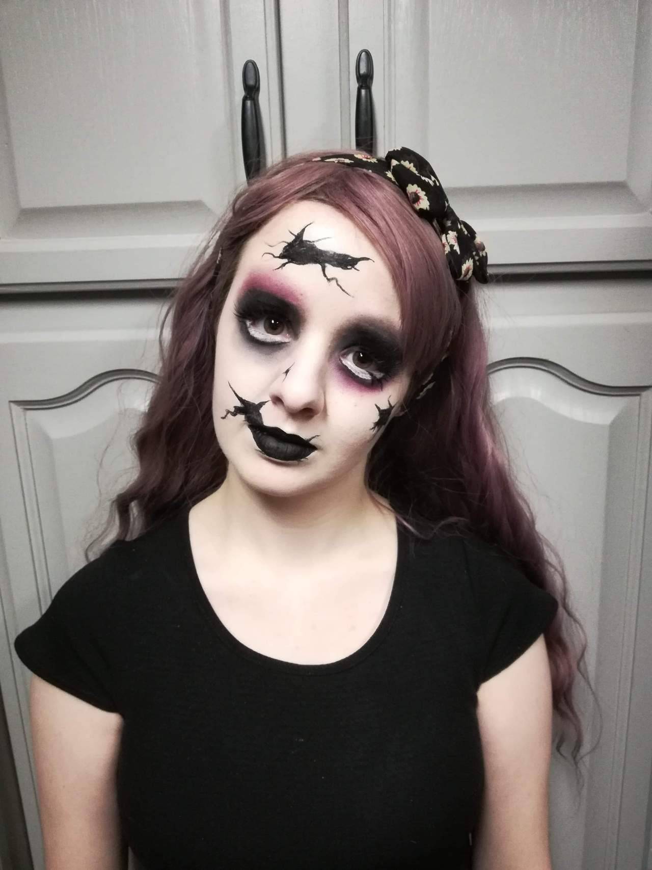 cracked doll makeup