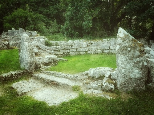 thesilicontribesman:Din Lligwy Romano-Celtic Settlement,...