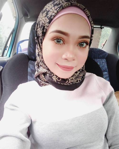 Gadis Bertudung Mantap