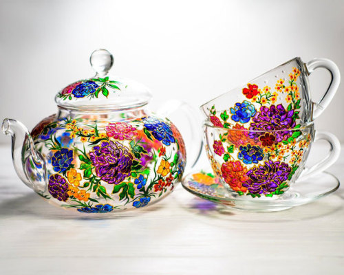 This Ukrainian Artist Handpaints Glassware And Here Are The 30...