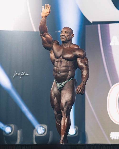 drwannabebigger:Dexter Jackson by Whill Whitman