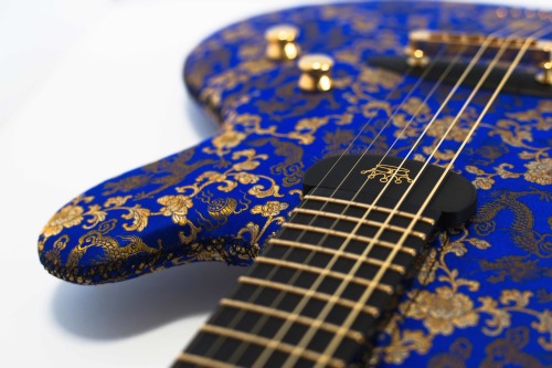 laboutiquedemusique:German luthier Jens Ritter wanted to create...