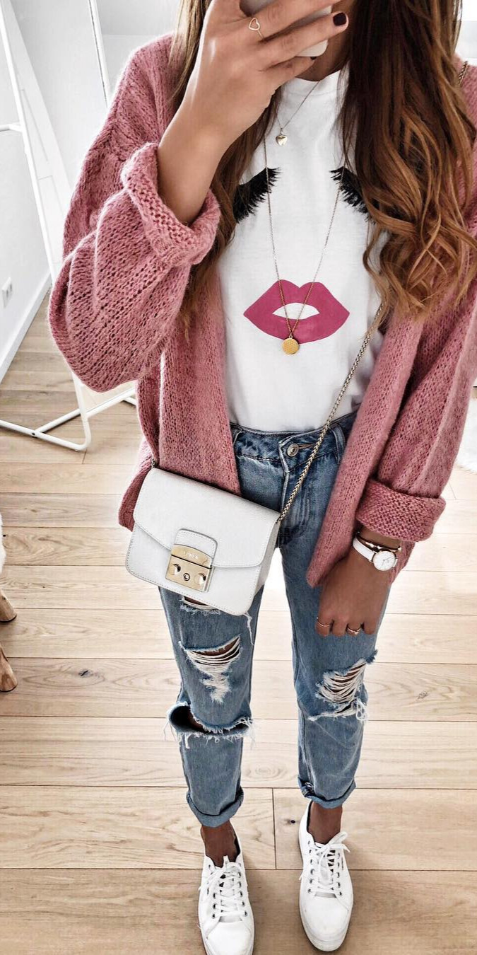 60+ Amazing Spring Outfit Ideas to Feel In Love With - fashion clothes, la fashion, #Beauty, #Streetwear , pinkisalwaysagoodidea  Ich mich nur sooooo, denn meine neue pinke Tasche von weat (siehe Instastory) hdieses Outfitbild wahrscheinlich noch getoppt oder?Naja egal...meine neue sTasche, trage ich definitiv noch , outfitinspiration , outfitinspo , dailylook , dailyoutfit , cardigan , momjeans , humpday 