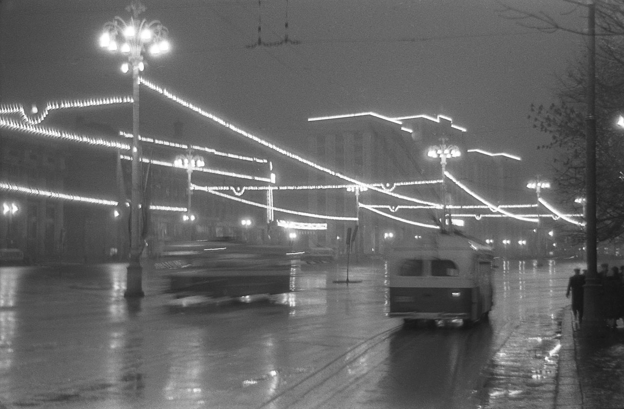 Manezhnaya Square in Moscow (1960)