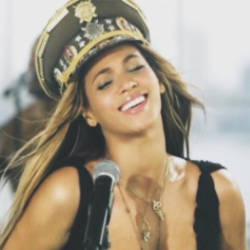 Beyoncè beyoncé icons Beyoncé packs Beyoncé Twitter packs random headers tan headers black and white headers blue headers red headers