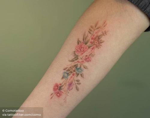 By Comotattoo, done in Seoul. http://ttoo.co/p/32848 flower;flower bouquet;single needle;como;facebook;nature;twitter;inner forearm;medium size