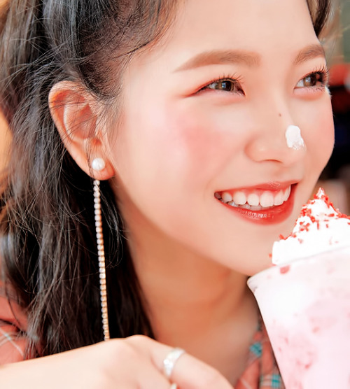 sonesource:red velvet x etude house’s new shine chic lip...