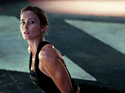 emily blunt edge of tomorrow gif