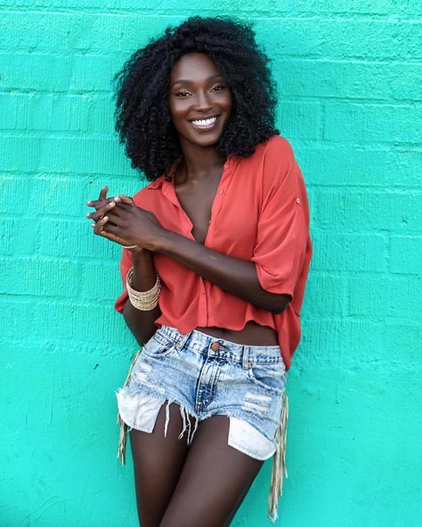 naturalhairqueens:Dark skin. Blessed. Melanin....