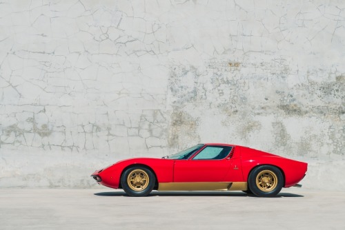 vintageclassiccars:Miura SV - the doors were designed to look...