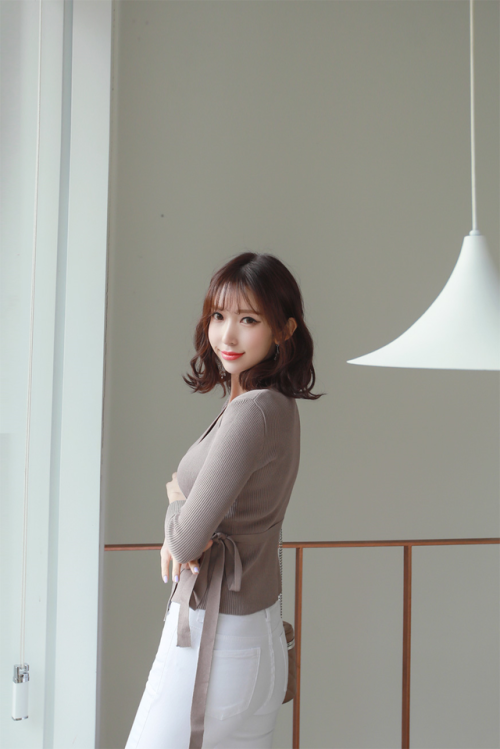 korean-dreams-girls:Ye Jin - March 16, 2018 1st Set