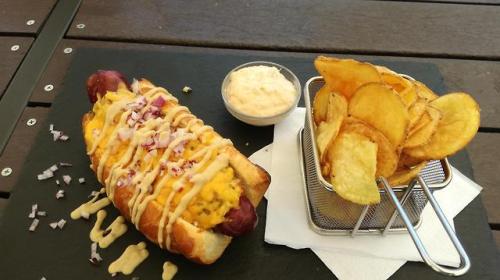 foods-for-dummies:The best hot dog I’ve ever eaten. | More?