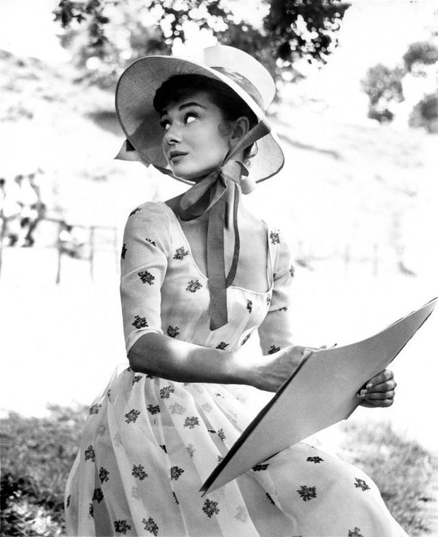 Costume Lovers — Natasha Rostova’s (Audrey Hepburn) floral...