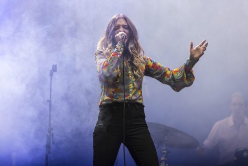 marmozetsfordays:Becca Macintyre at Reading Festival 2017 by...