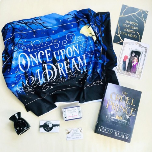 laughinglistener:Legit screamed when I opened my Owlcrate and...