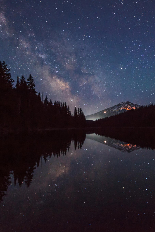 lsleofskye:Milky Way Over Mt. Bachelor