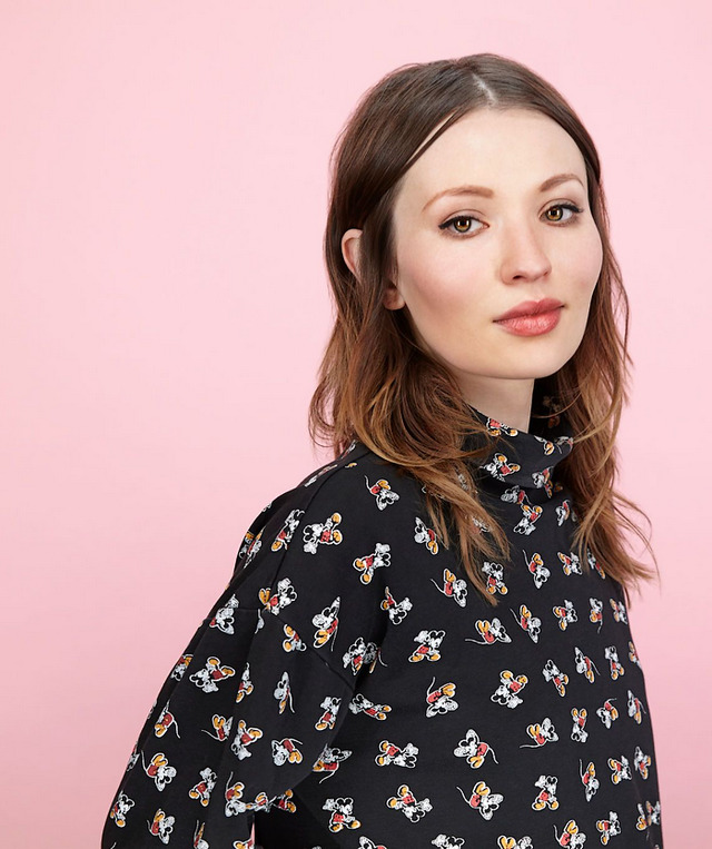 Em Browning (ebrowningfrance: Emily Browning photographiée...)