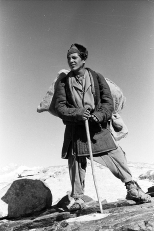 warkadang:Gujjar men and boys in Nuristan, Afghanistan. Pitt...